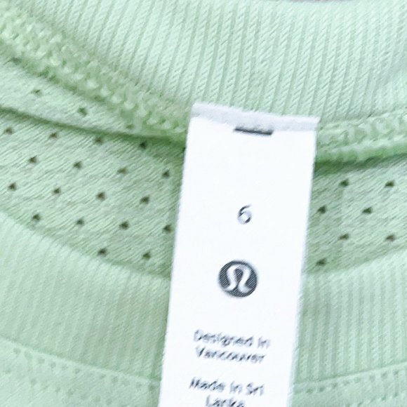 98% NEW SIZE 6 TANK TOP LULULEMON - Picture 8 of 10